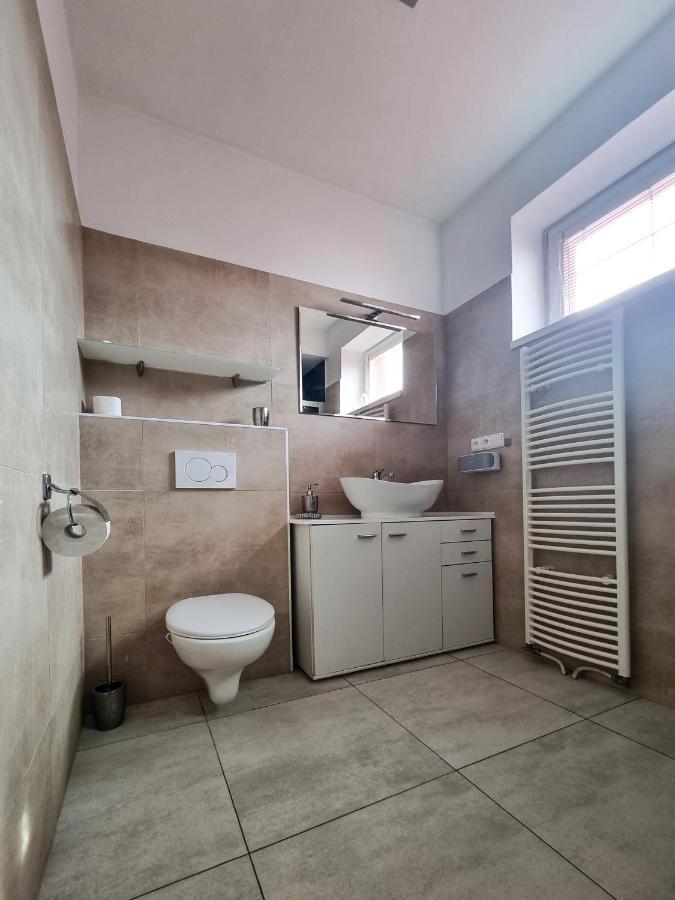 Spacious Apartment Near Hockey And Football Arena Bratislava Buitenkant foto
