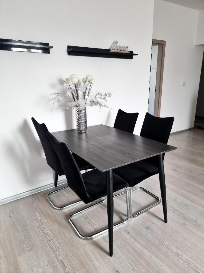 Spacious Apartment Near Hockey And Football Arena Bratislava Buitenkant foto